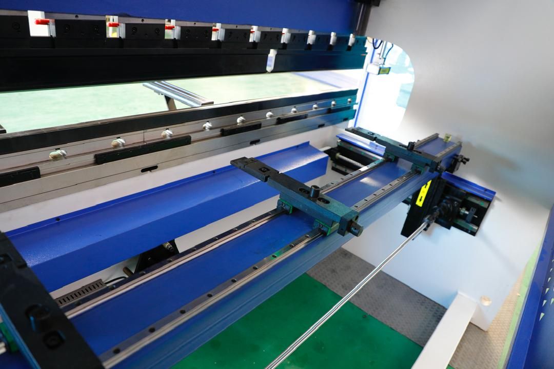 Электрогидравлический листогибочный станок WPD-160T/3200