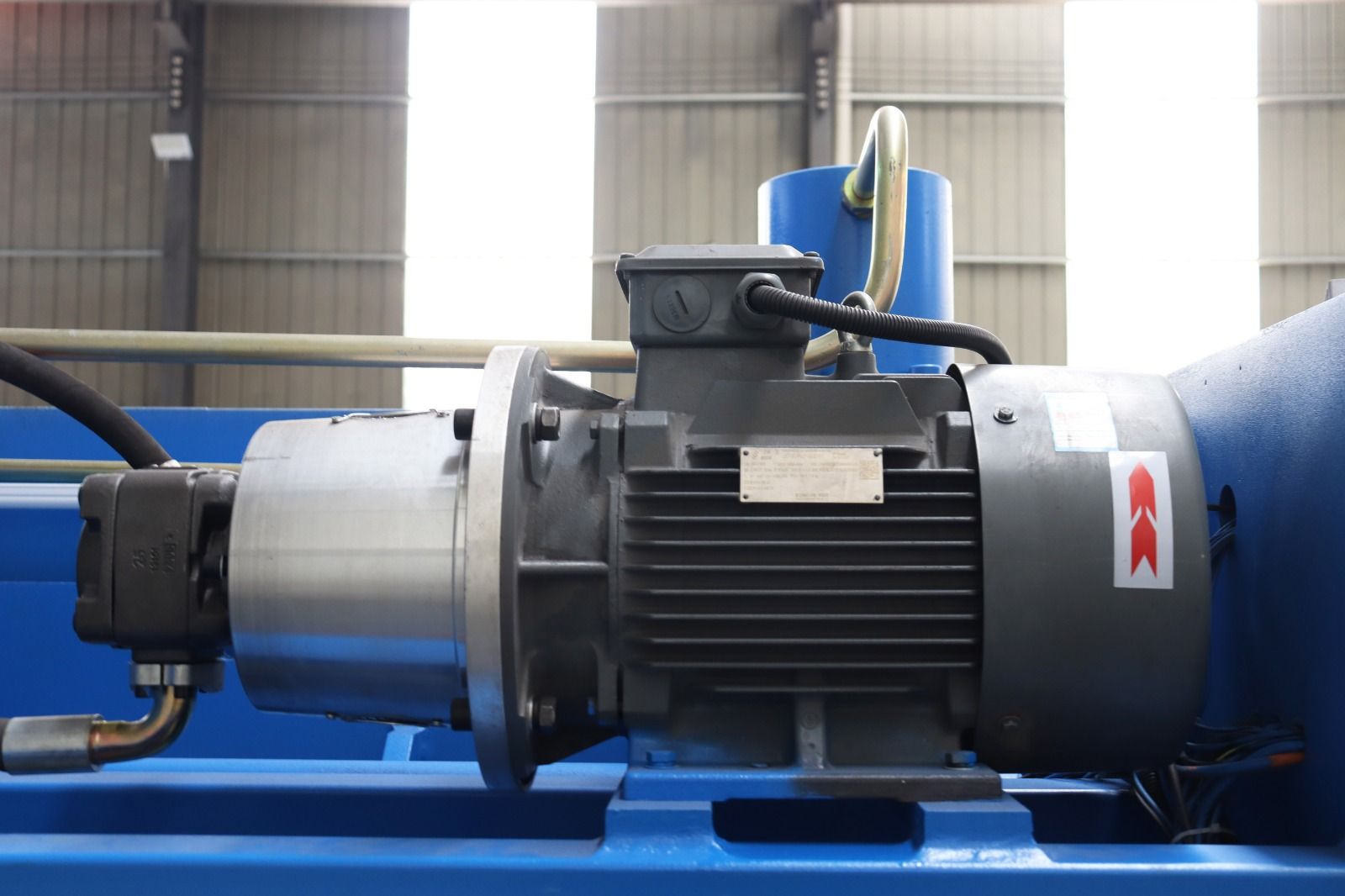 Гидравлические гильотинные ножницы  QC11K-2x3000