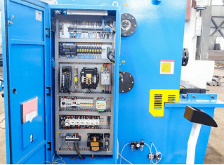 Гильотинные ножницы с ЧПУ QC11K-4X3200